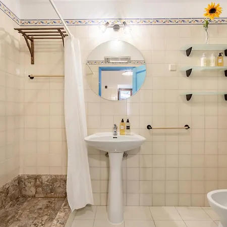 Altido Splendid Family House With Pool And Patio アパート *